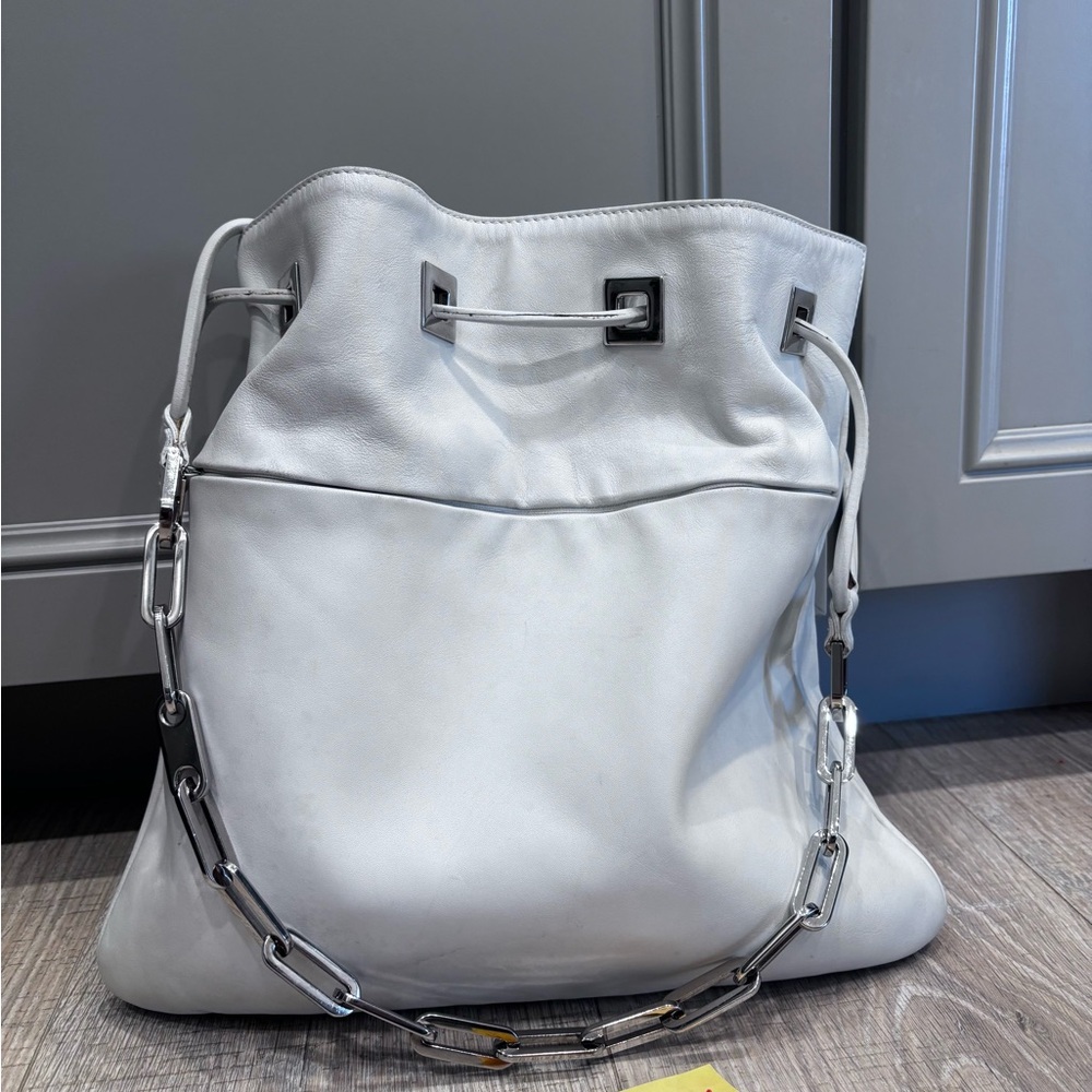 ❌SOLD❌Gucci Drawstring Bucket Bag Leather Silver Chain Link Strap